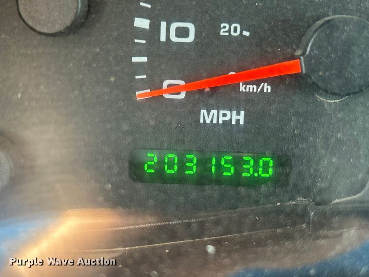 image for item ET3341 2004 Ford F450 Super Duty flatbed truck