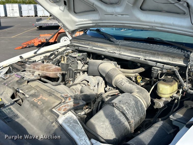 image for item ET3341 2004 Ford F450 Super Duty flatbed truck