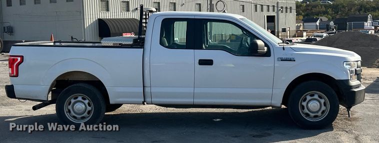 image for item ET3371 2017 Ford F150 SuperCab pickup truck