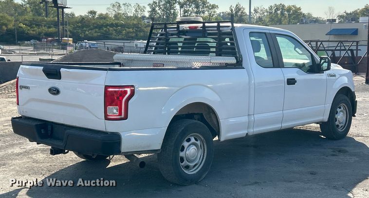 image for item ET3371 2017 Ford F150 SuperCab pickup truck