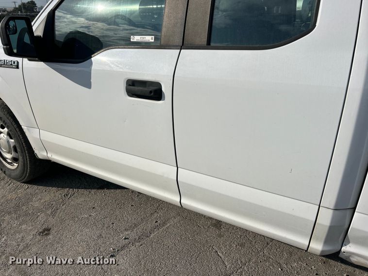 image for item ET3371 2017 Ford F150 SuperCab pickup truck