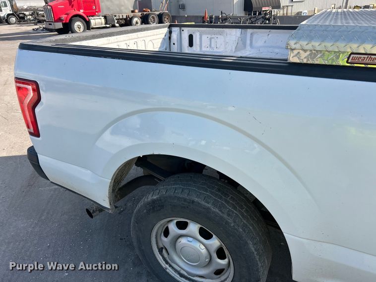 image for item ET3371 2017 Ford F150 SuperCab pickup truck