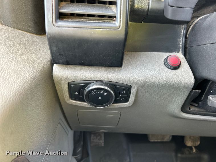 image for item ET3371 2017 Ford F150 SuperCab pickup truck