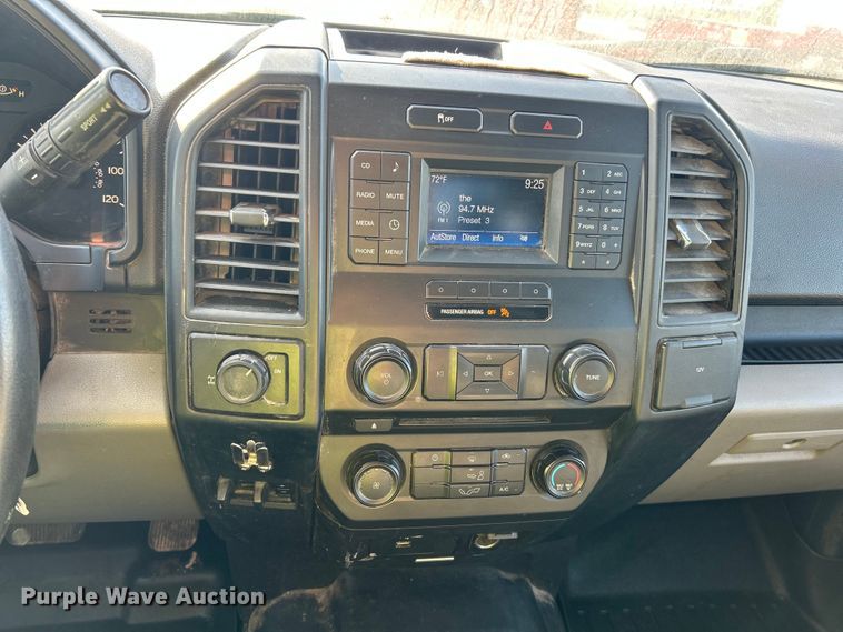 image for item ET3371 2017 Ford F150 SuperCab pickup truck