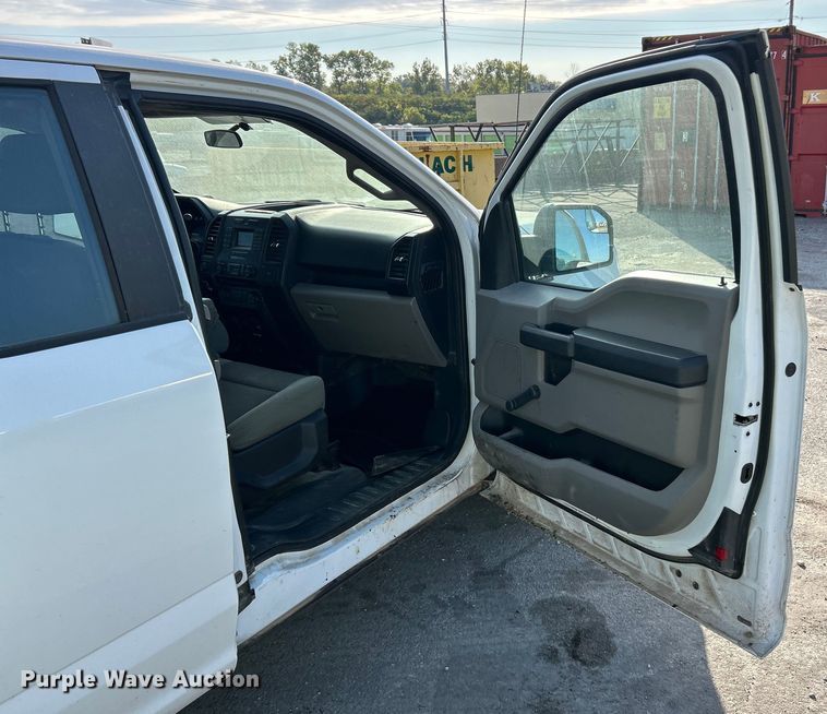 image for item ET3371 2017 Ford F150 SuperCab pickup truck