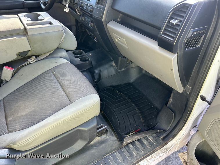 image for item ET3371 2017 Ford F150 SuperCab pickup truck