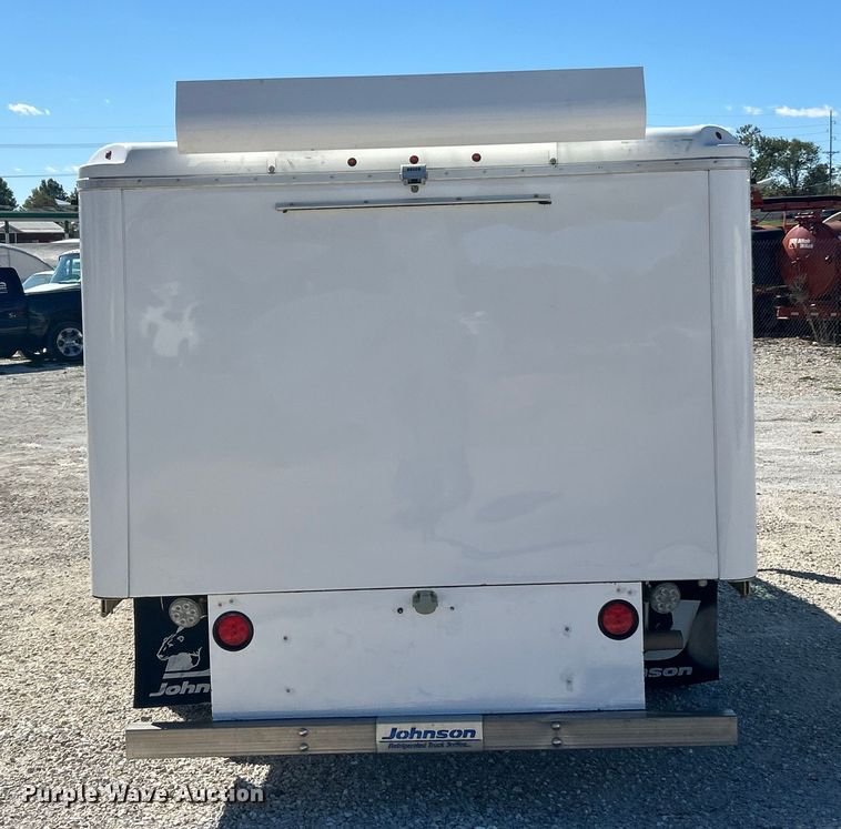 image for item ET3387 2018 Ford E-450 Super Duty refrigerated delivery truck