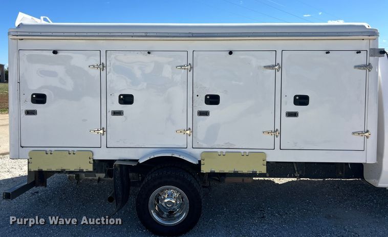 image for item ET3387 2018 Ford E-450 Super Duty refrigerated delivery truck