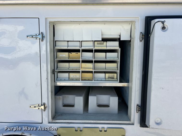 image for item ET3387 2018 Ford E-450 Super Duty refrigerated delivery truck