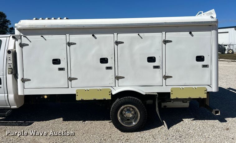 image for item ET3387 2018 Ford E-450 Super Duty refrigerated delivery truck