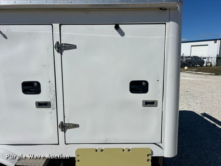 image for item ET3387 2018 Ford E-450 Super Duty refrigerated delivery truck