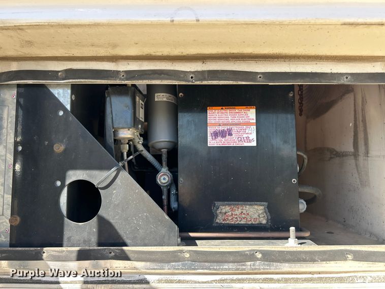 image for item ET3387 2018 Ford E-450 Super Duty refrigerated delivery truck