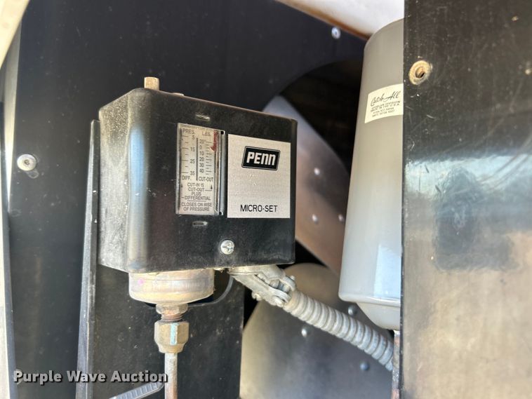 image for item ET3387 2018 Ford E-450 Super Duty refrigerated delivery truck