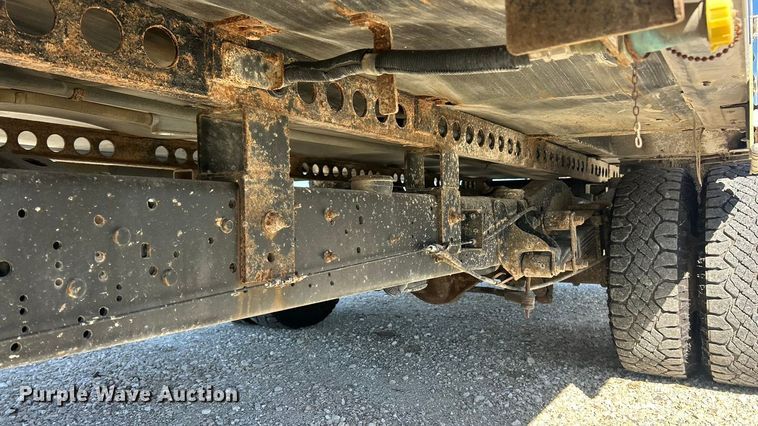 image for item ET3387 2018 Ford E-450 Super Duty refrigerated delivery truck