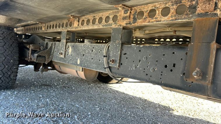 image for item ET3387 2018 Ford E-450 Super Duty refrigerated delivery truck