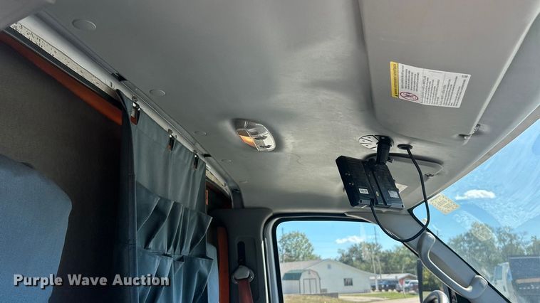 image for item ET3387 2018 Ford E-450 Super Duty refrigerated delivery truck