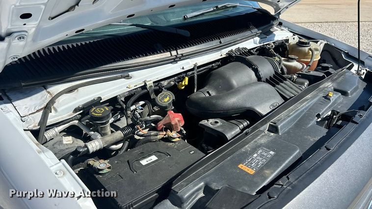 image for item ET3387 2018 Ford E-450 Super Duty refrigerated delivery truck