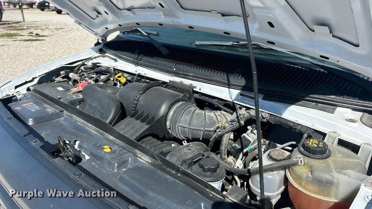 image for item ET3387 2018 Ford E-450 Super Duty refrigerated delivery truck