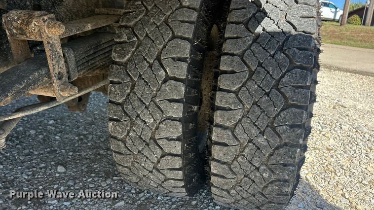 image for item ET3387 2018 Ford E-450 Super Duty refrigerated delivery truck