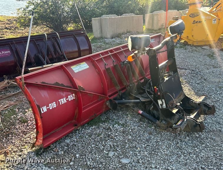 image for item ET3389 The Boss Smart Shield snow plow