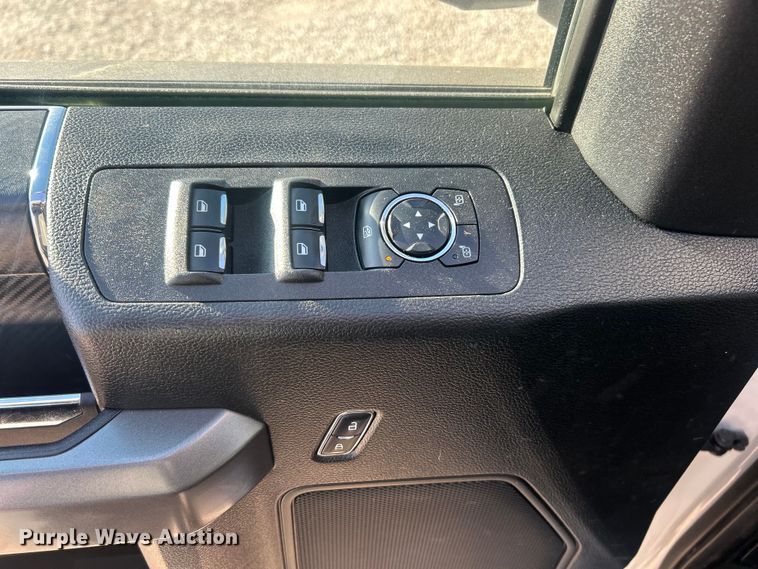 image for item ET3390 2018 Ford F150 XLT SuperCrew pickup truck