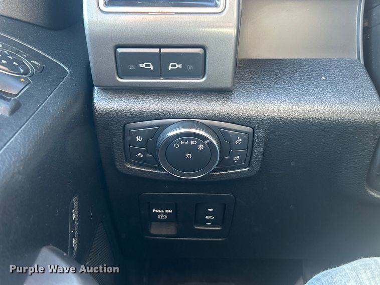 image for item ET3390 2018 Ford F150 XLT SuperCrew pickup truck