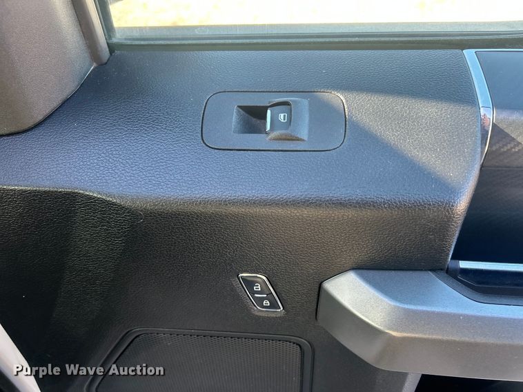 image for item ET3390 2018 Ford F150 XLT SuperCrew pickup truck