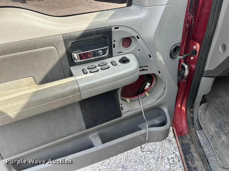 image for item ET3391 2008 Ford F150 XLT SuperCrew pickup truck