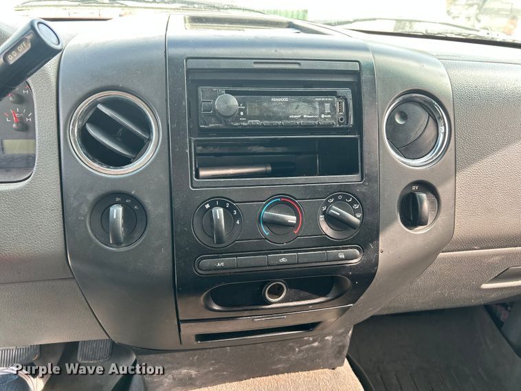 image for item ET3391 2008 Ford F150 XLT SuperCrew pickup truck