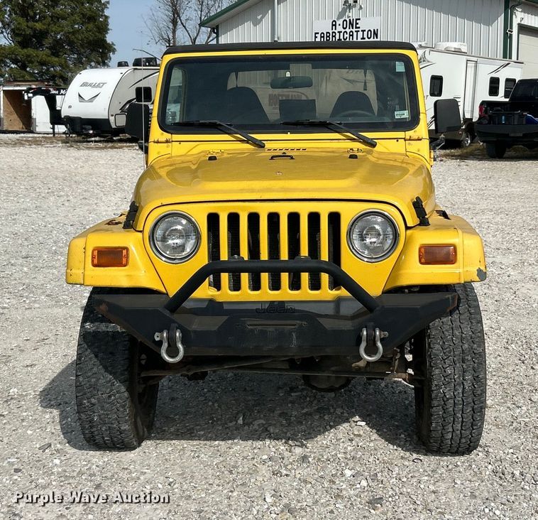 image for item ET3392 2002 Jeep Wrangler Sport SUV