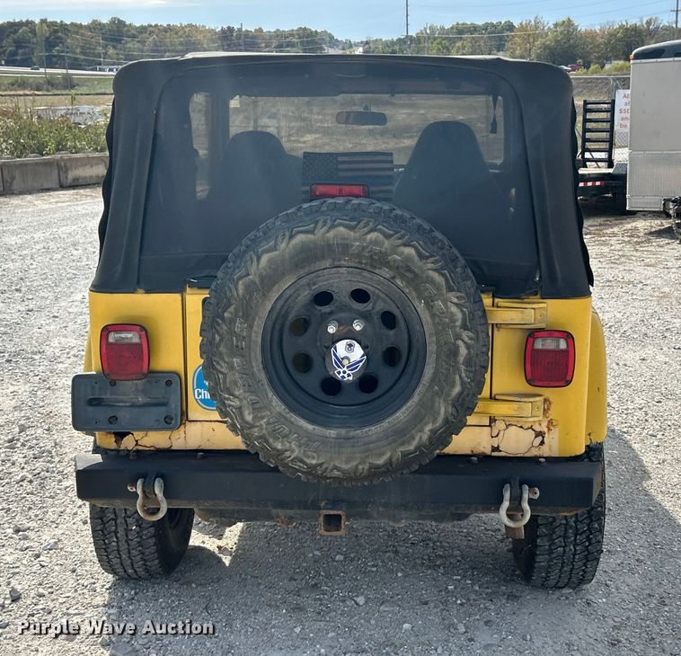 image for item ET3392 2002 Jeep Wrangler Sport SUV