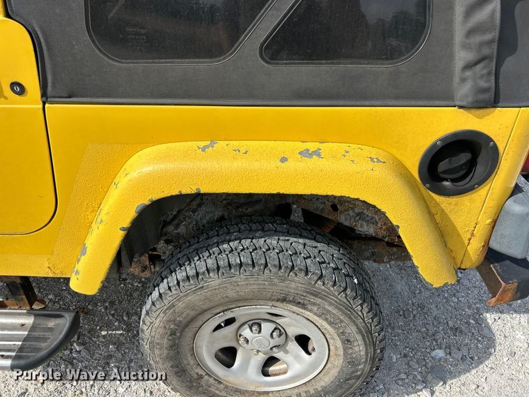 image for item ET3392 2002 Jeep Wrangler Sport SUV