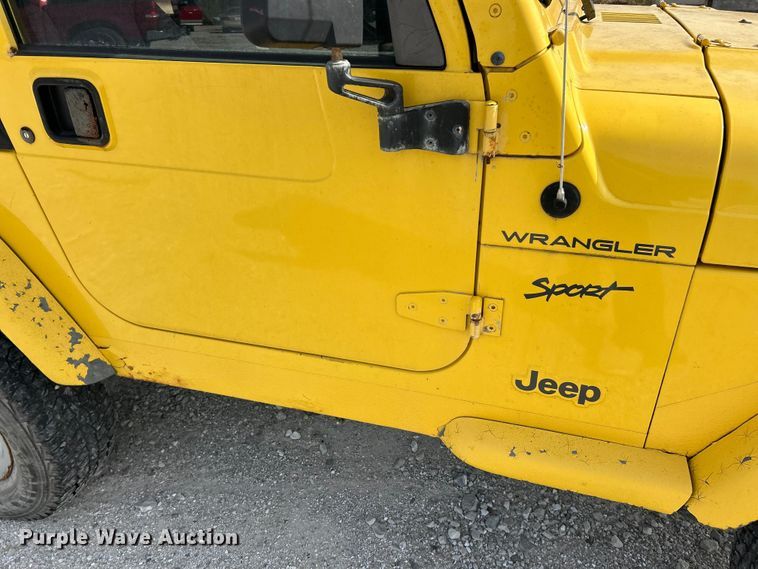 image for item ET3392 2002 Jeep Wrangler Sport SUV