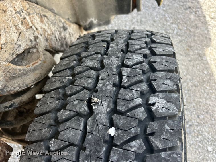 image for item ET3392 2002 Jeep Wrangler Sport SUV