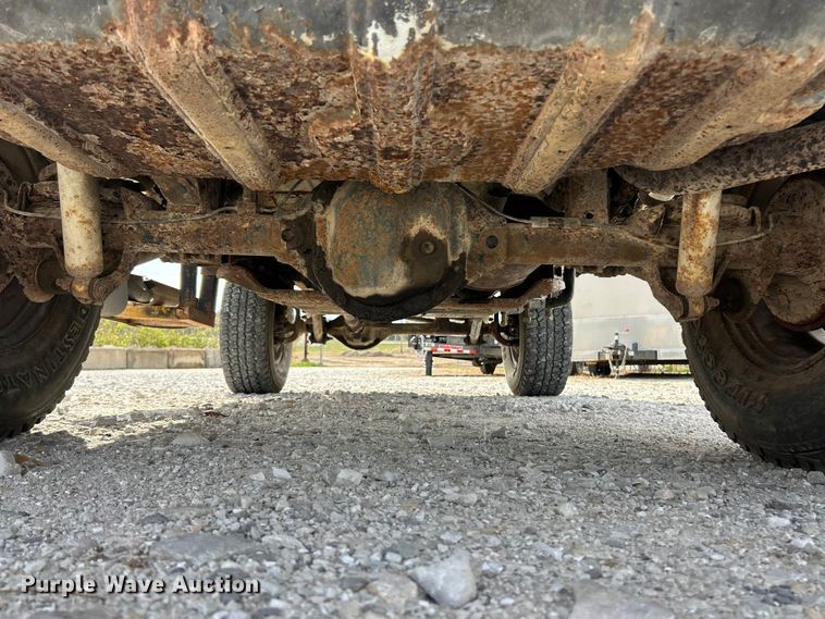 image for item ET3392 2002 Jeep Wrangler Sport SUV