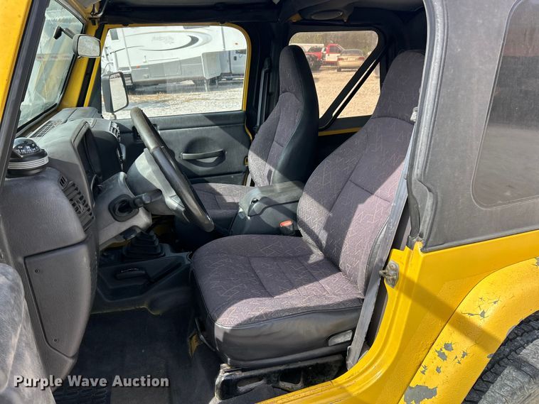 image for item ET3392 2002 Jeep Wrangler Sport SUV