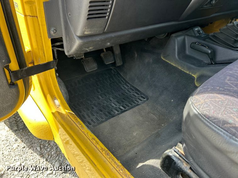 image for item ET3392 2002 Jeep Wrangler Sport SUV