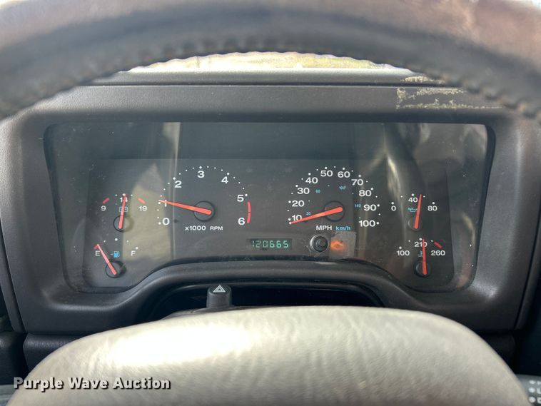 image for item ET3392 2002 Jeep Wrangler Sport SUV