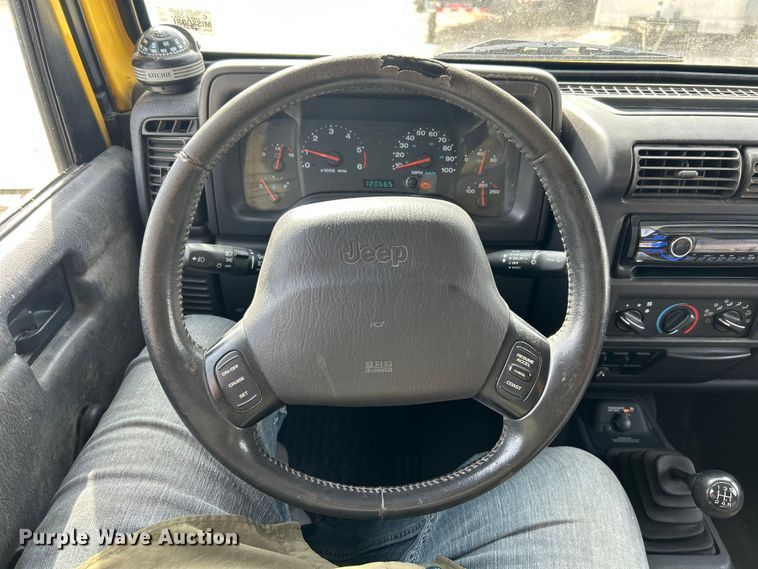 image for item ET3392 2002 Jeep Wrangler Sport SUV