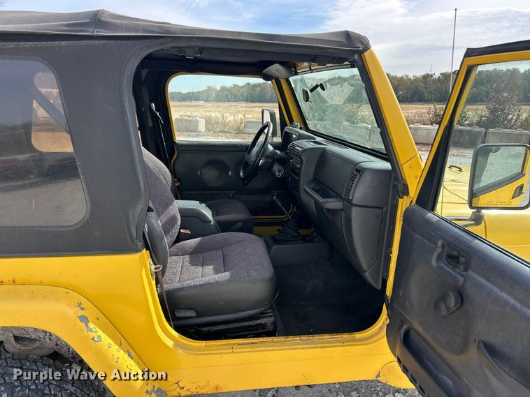 image for item ET3392 2002 Jeep Wrangler Sport SUV