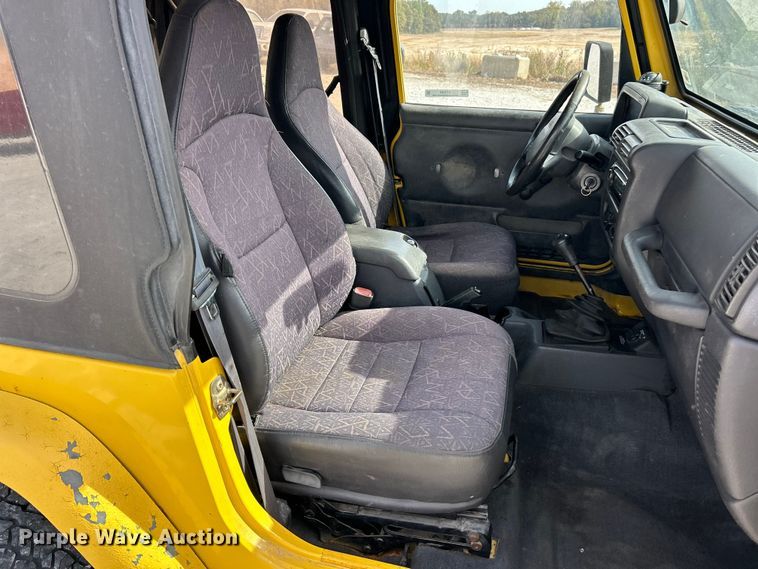 image for item ET3392 2002 Jeep Wrangler Sport SUV