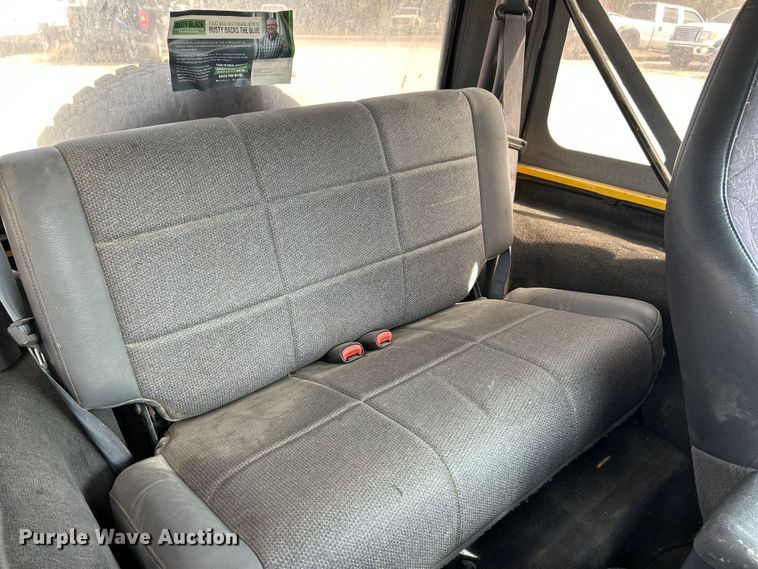 image for item ET3392 2002 Jeep Wrangler Sport SUV