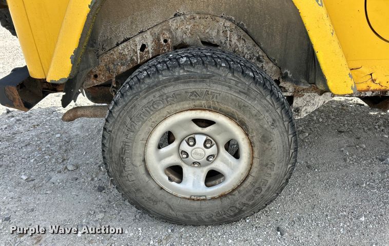 image for item ET3392 2002 Jeep Wrangler Sport SUV