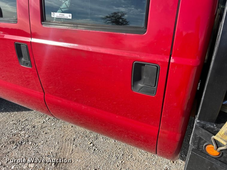image for item ET3394 2006 Ford F350 Super Duty XL Crew Cab flatbed pickup truck