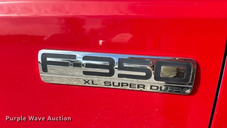 image for item ET3394 2006 Ford F350 Super Duty XL Crew Cab flatbed pickup truck