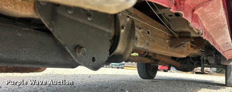 image for item ET3394 2006 Ford F350 Super Duty XL Crew Cab flatbed pickup truck