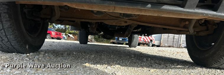 image for item ET3394 2006 Ford F350 Super Duty XL Crew Cab flatbed pickup truck