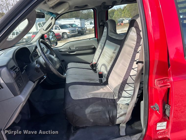 image for item ET3394 2006 Ford F350 Super Duty XL Crew Cab flatbed pickup truck