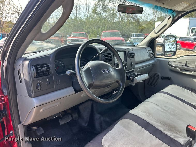 image for item ET3394 2006 Ford F350 Super Duty XL Crew Cab flatbed pickup truck