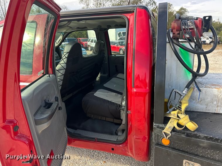 image for item ET3394 2006 Ford F350 Super Duty XL Crew Cab flatbed pickup truck